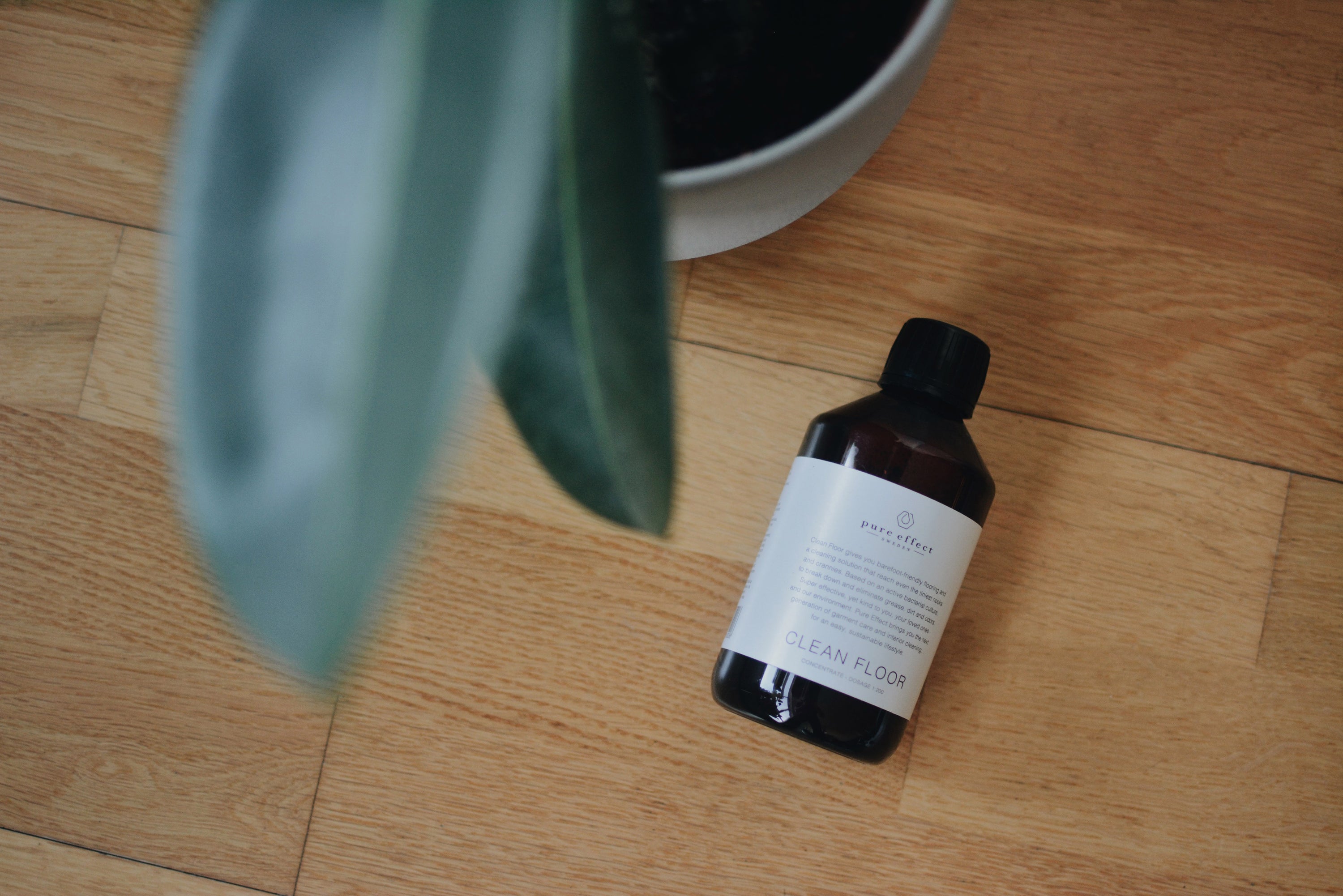 Tips on Using Natural & Non-Toxic Hardwood Floor Cleaners