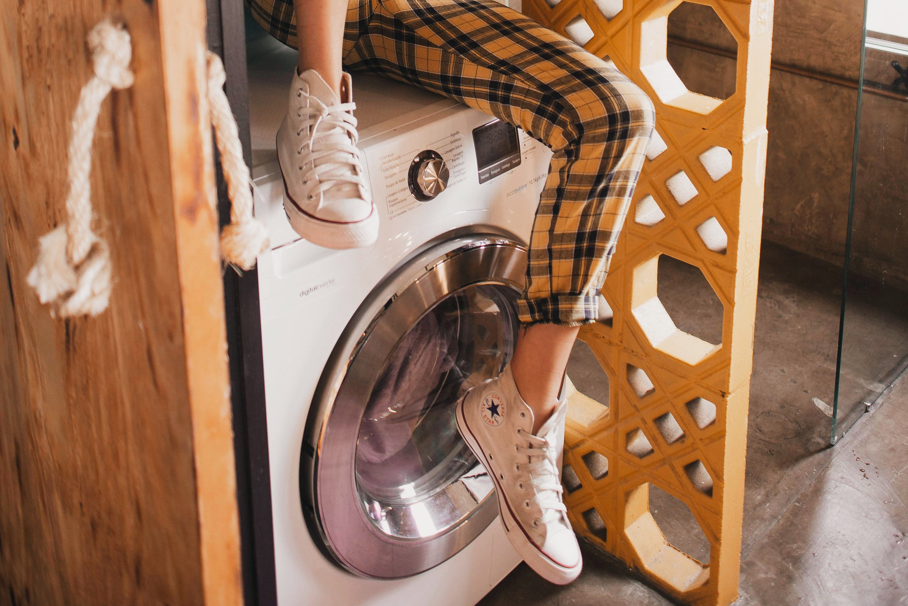 Best Laundress Alternatives for Luxury Laundry Care